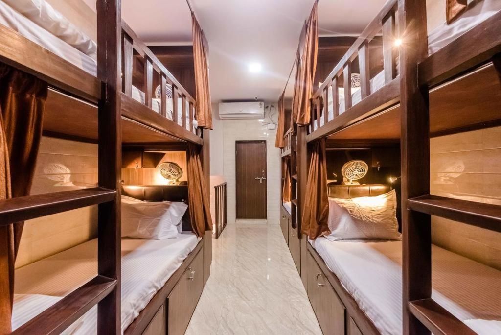 مومباي Awesome Dormitory Male Only المظهر الخارجي الصورة